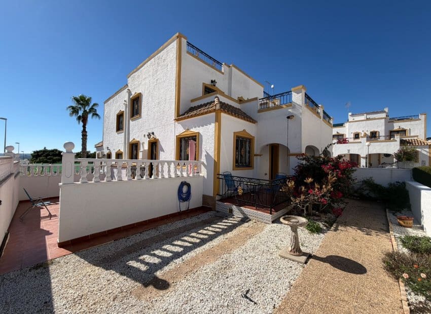 3 soveværelse Byhus til salg i Vistabella med swimmingpool - € 195.000 (Ref: 10183278)