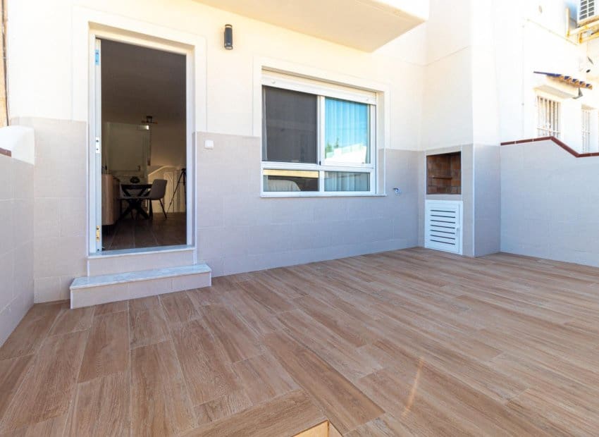 2 slaapkamer Huis te koop in Torrevieja - € 319.900 (Ref: 10183283)