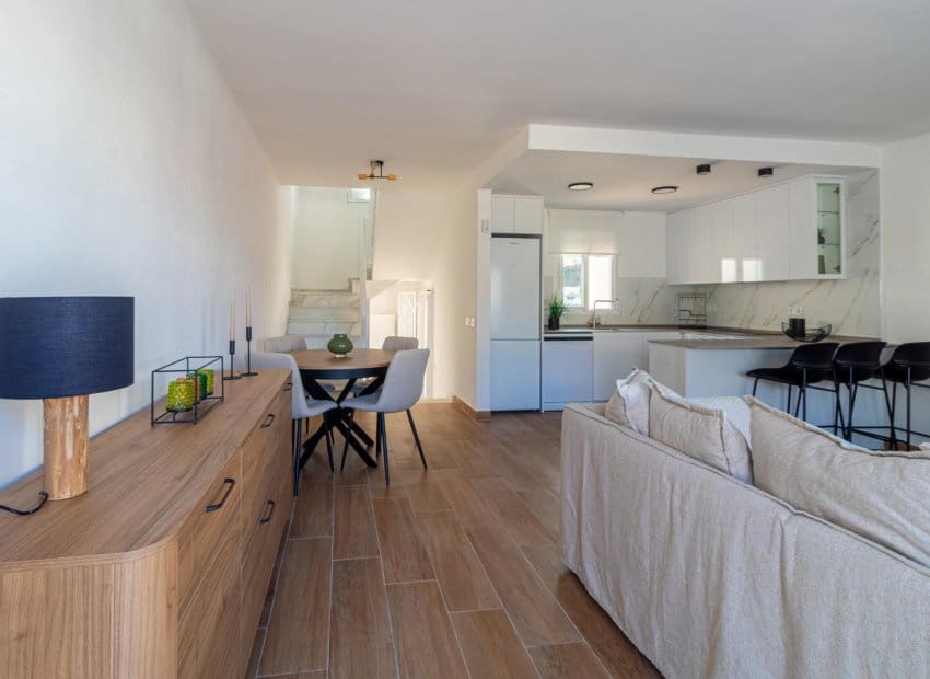 2 slaapkamer Huis te koop in Torrevieja - € 319.900 (Ref: 10183283)