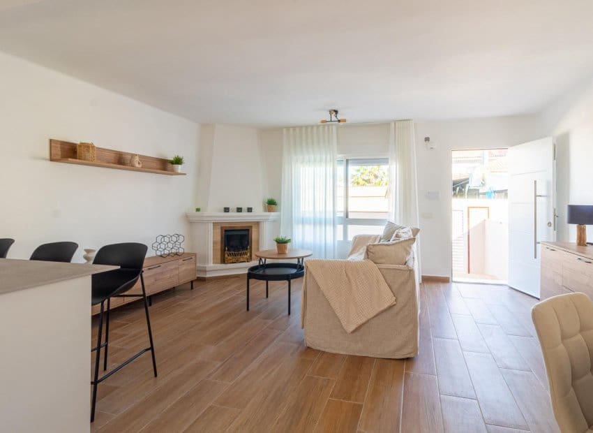 2 slaapkamer Huis te koop in Torrevieja - € 319.900 (Ref: 10183283)