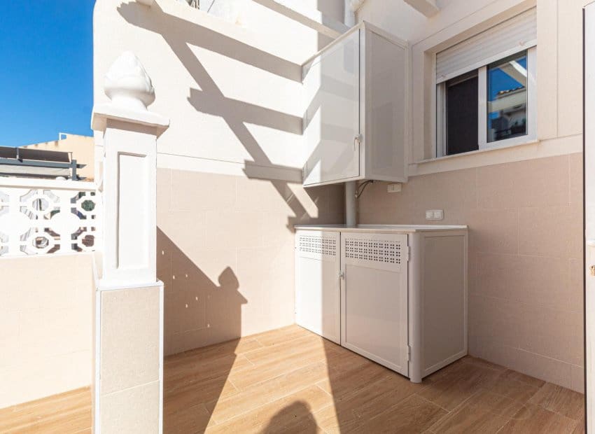 2 slaapkamer Huis te koop in Torrevieja - € 319.900 (Ref: 10183283)