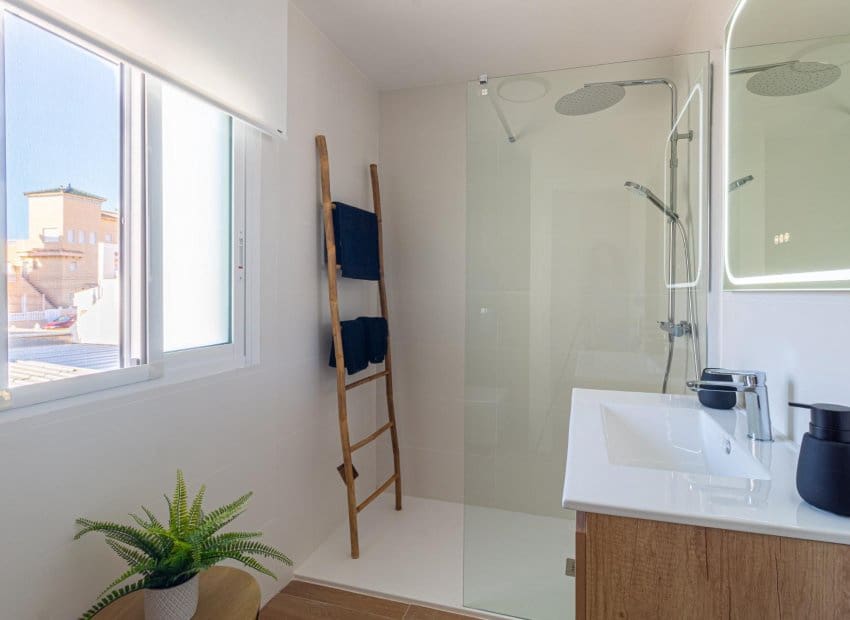 2 slaapkamer Huis te koop in Torrevieja - € 319.900 (Ref: 10183283)