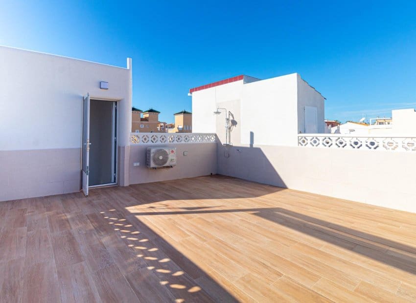 2 slaapkamer Huis te koop in Torrevieja - € 319.900 (Ref: 10183283)