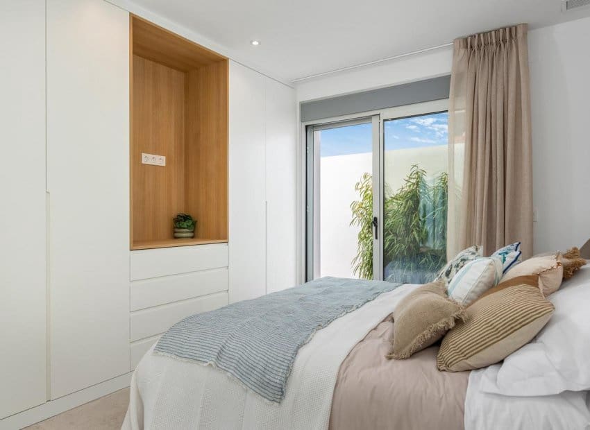 Chalet de 3 habitaciones en Los Alcázares en venta con piscina - 499.900 € (Ref: 8342167)