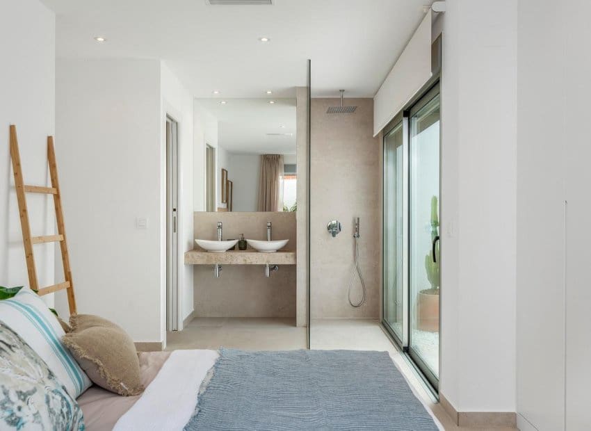 Chalet de 3 habitaciones en Los Alcázares en venta con piscina - 499.900 € (Ref: 8342167)