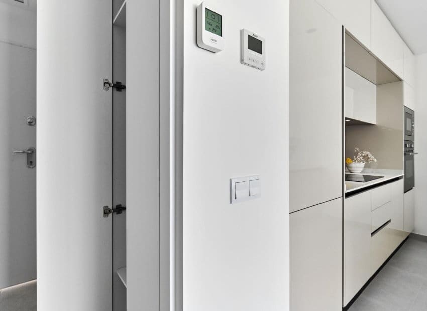 2 soveværelse Bungalow til salg i Torrevieja med swimmingpool - € 380.000 (Ref: 8342187)