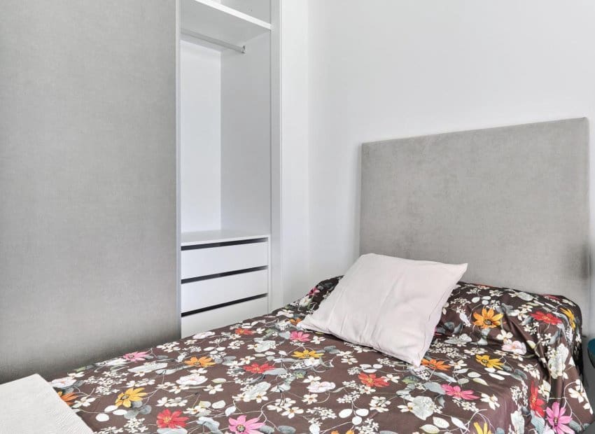 2 sypialnia Bungalow na sprzedaż w Torrevieja z basenem - 360 000 € (Ref: 8342207)