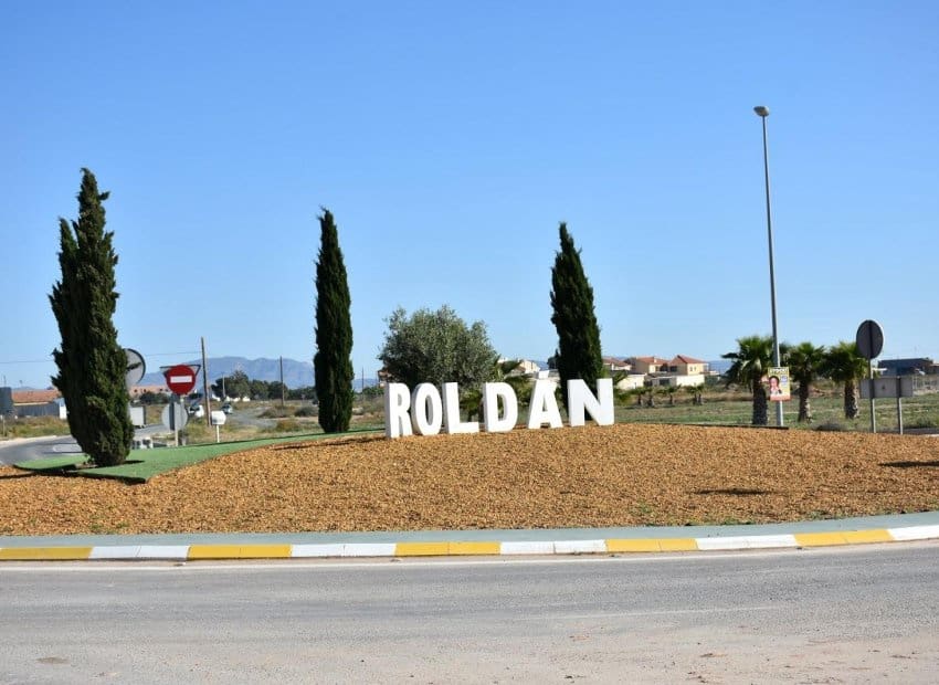 3 bedroom Villa for sale in Roldan with pool - € 995,000 (Ref: 8342218)