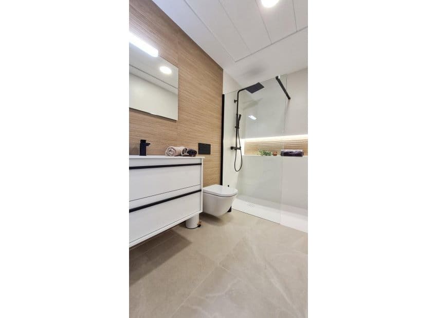 3 soveværelse Villa til salg i San Pedro del Pinatar med swimmingpool - € 384.900 (Ref: 8342223)