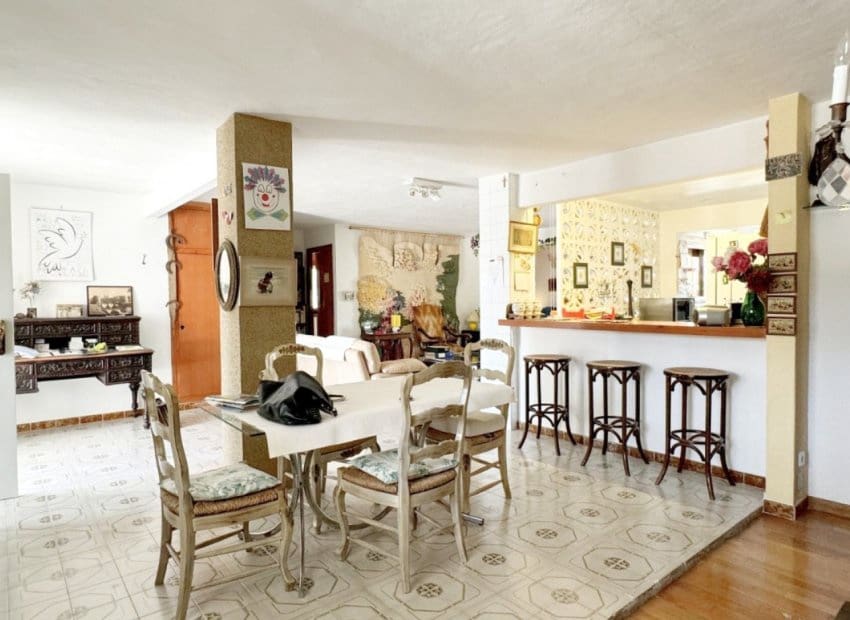 7 bedroom Villa for sale in Orihuela Costa with pool - € 899,000 (Ref: 8342300)