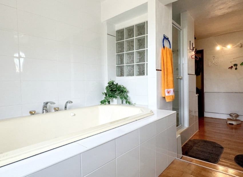 7 bedroom Villa for sale in Orihuela Costa with pool - € 899,000 (Ref: 8342300)