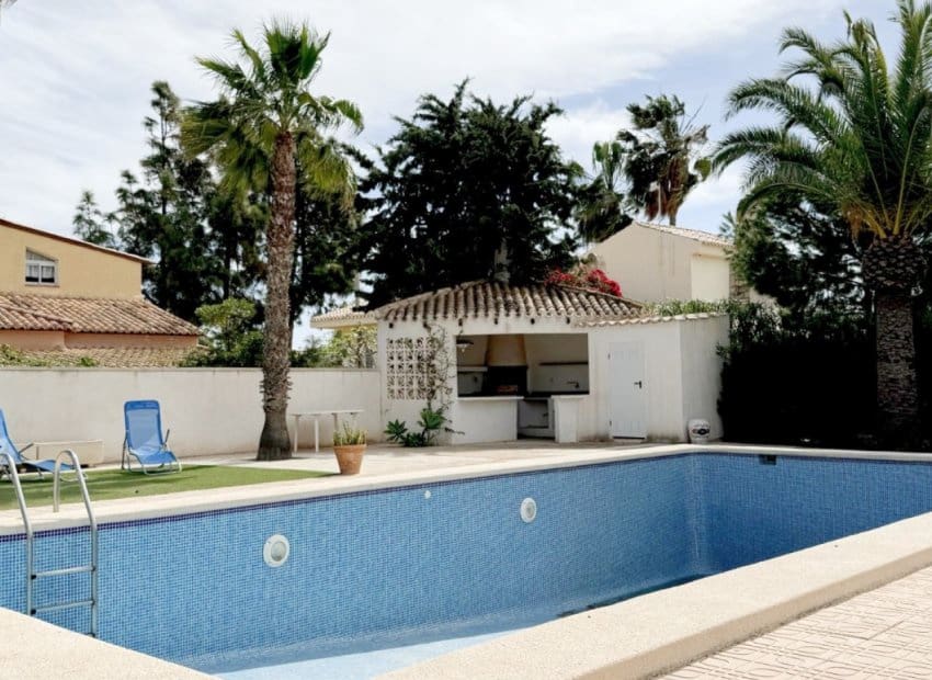 7 bedroom Villa for sale in Orihuela Costa with pool - € 899,000 (Ref: 8342300)