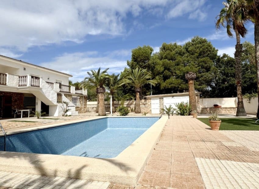 7 bedroom Villa for sale in Orihuela Costa with pool - € 899,000 (Ref: 8342300)