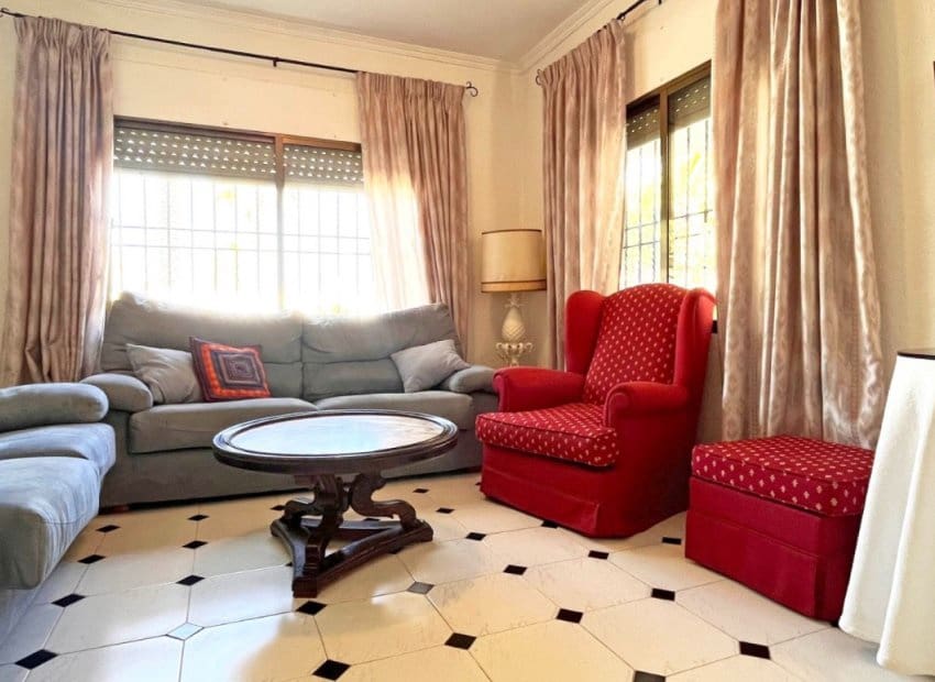 4 bedroom Villa for sale in Orihuela Costa with pool - € 950,000 (Ref: 8345458)