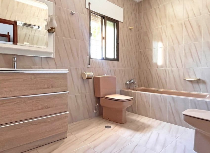 4 bedroom Villa for sale in Orihuela Costa with pool - € 950,000 (Ref: 8345458)