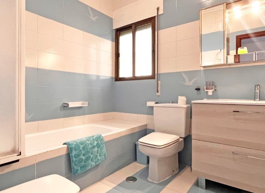 4 bedroom Villa for sale in Orihuela Costa with pool - € 950,000 (Ref: 8345458)