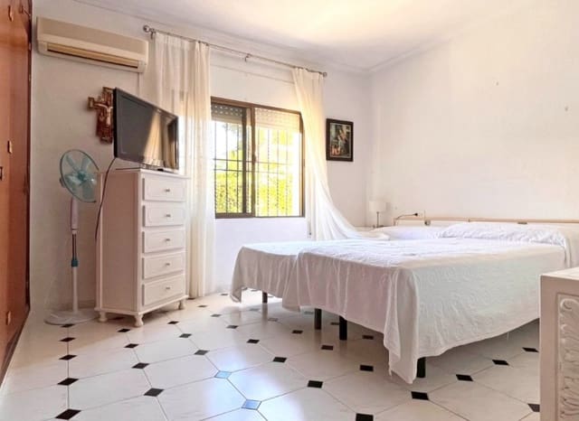 4 soverom Villa til salgs i Cabo Roig, Orihuela med svømmebasseng - € 950 000 (Ref: 8345458)