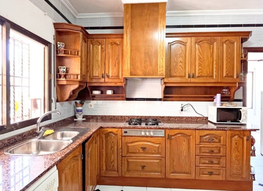 4 bedroom Villa for sale in Orihuela Costa with pool - € 950,000 (Ref: 8345458)