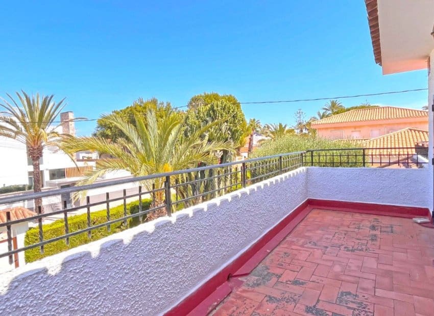 4 bedroom Villa for sale in Orihuela Costa with pool - € 950,000 (Ref: 8345458)
