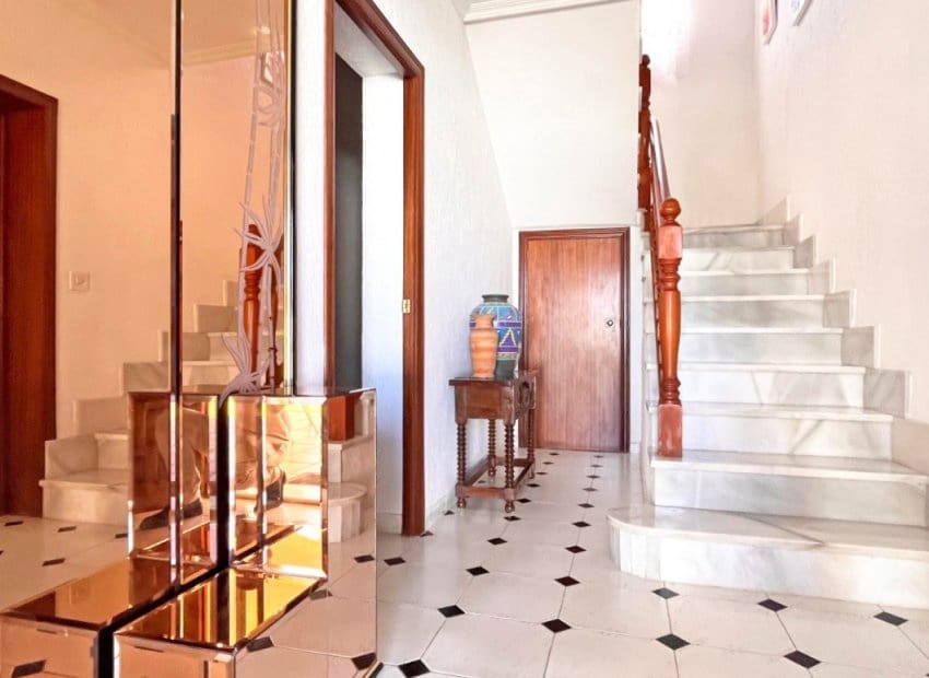 4 bedroom Villa for sale in Orihuela Costa with pool - € 950,000 (Ref: 8345458)