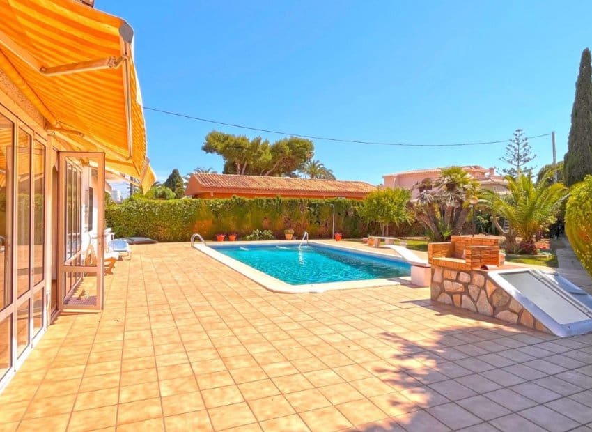 4 bedroom Villa for sale in Orihuela Costa with pool - € 950,000 (Ref: 8345458)