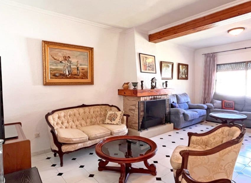 4 bedroom Villa for sale in Orihuela Costa with pool - € 950,000 (Ref: 8345458)