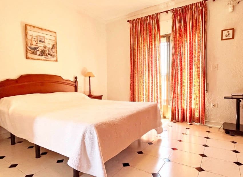 4 bedroom Villa for sale in Orihuela Costa with pool - € 950,000 (Ref: 8345458)