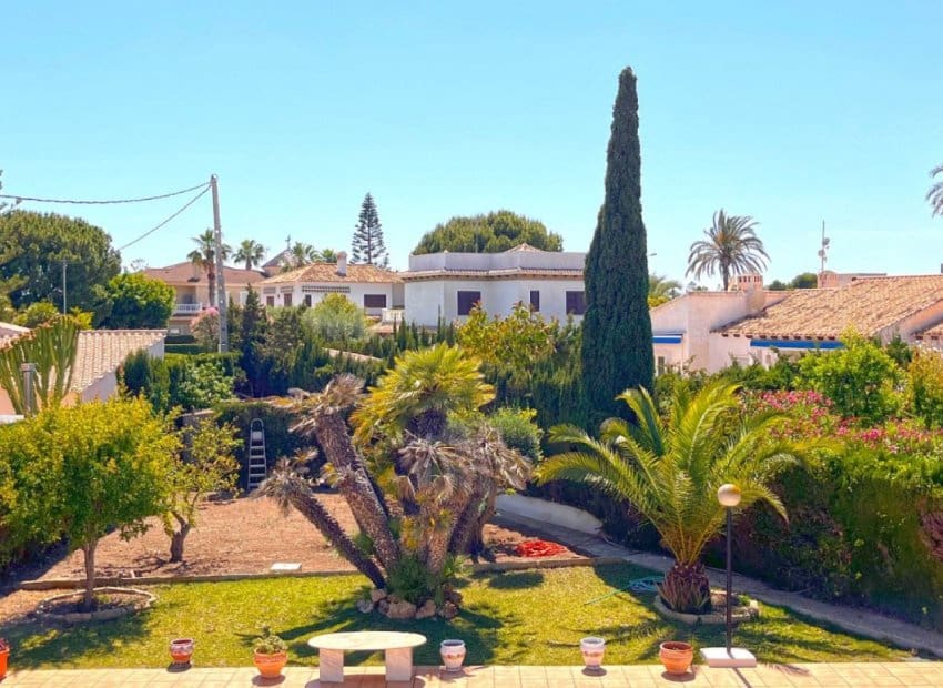4 bedroom Villa for sale in Orihuela Costa with pool - € 950,000 (Ref: 8345458)