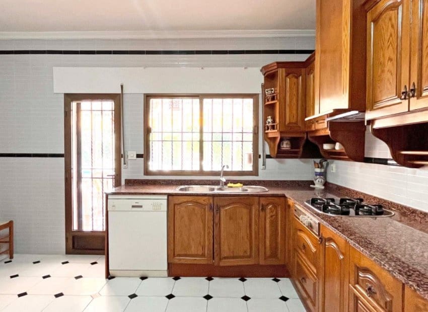 4 bedroom Villa for sale in Orihuela Costa with pool - € 950,000 (Ref: 8345458)