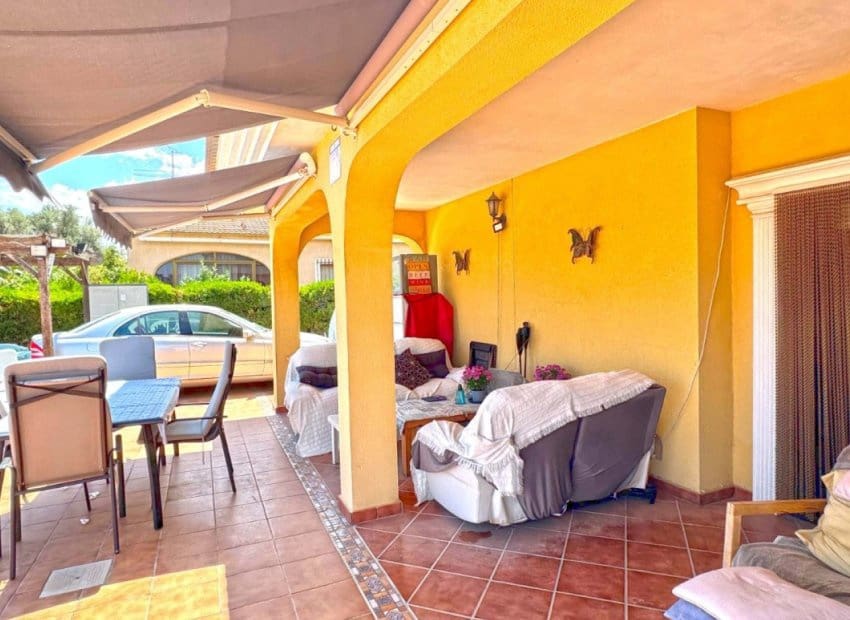 6 bedroom Villa for sale in Los Balcones with pool - € 625,000 (Ref: 8345858)