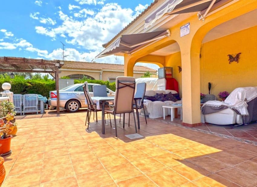 6 bedroom Villa for sale in Los Balcones with pool - € 625,000 (Ref: 8345858)