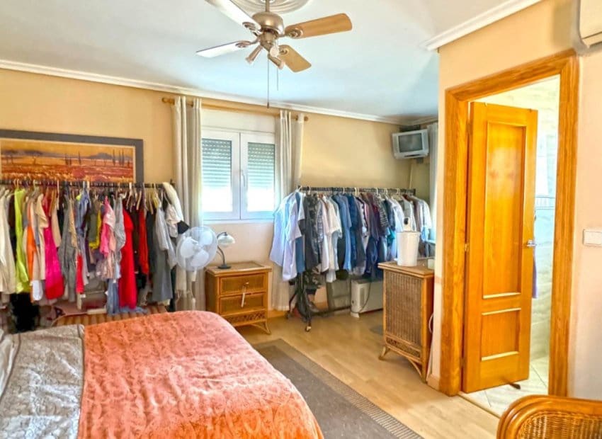 6 bedroom Villa for sale in Los Balcones with pool - € 625,000 (Ref: 8345858)