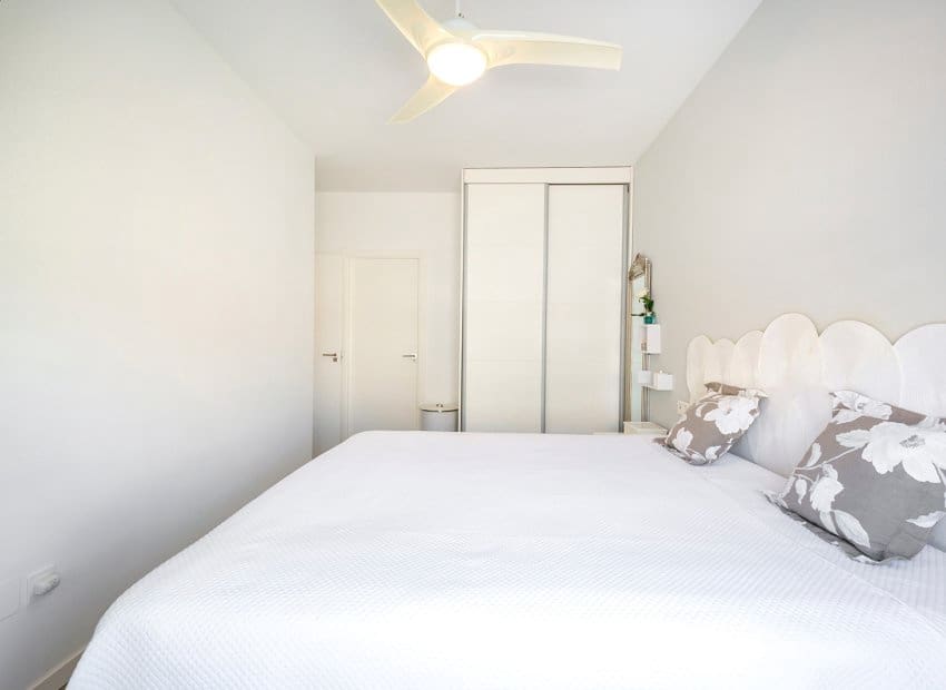 4 chambre Bungalow à vendre à Torre de la Horadada avec piscine - 597 800 € (Ref: 8358232)