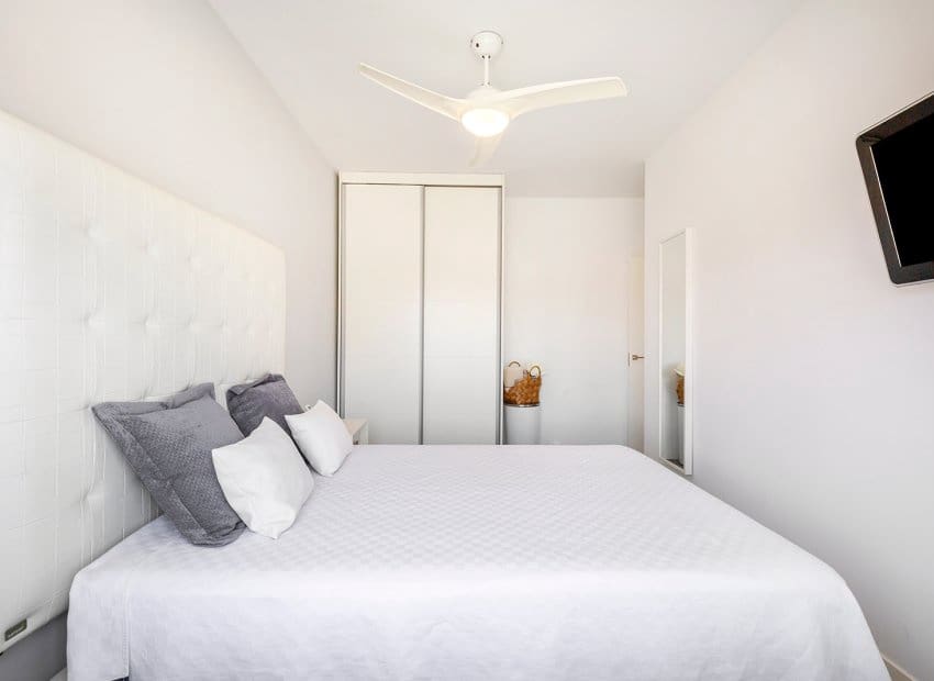 4 chambre Bungalow à vendre à Torre de la Horadada avec piscine - 597 800 € (Ref: 8358232)