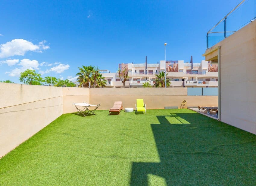 4 chambre Bungalow à vendre à Torre de la Horadada avec piscine - 597 800 € (Ref: 8358232)