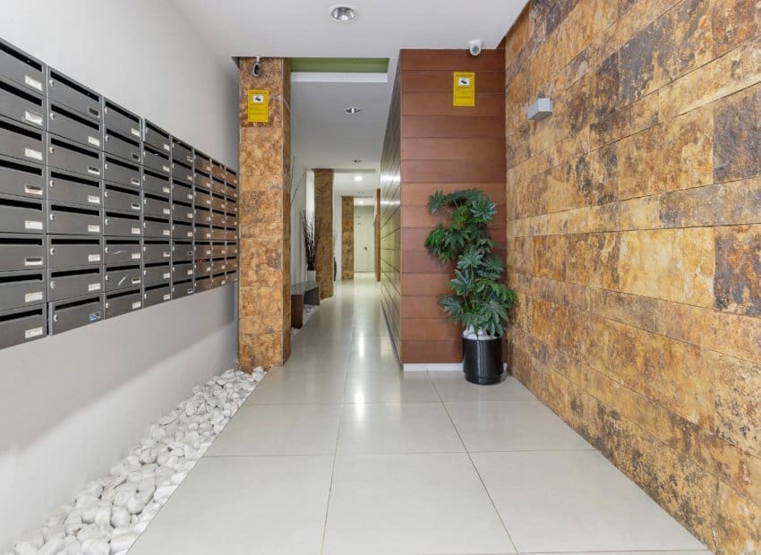 2 Zimmer Strandapartment zu verkaufen in Torrevieja mit Pool - 175.000 € (Ref: 8361203)