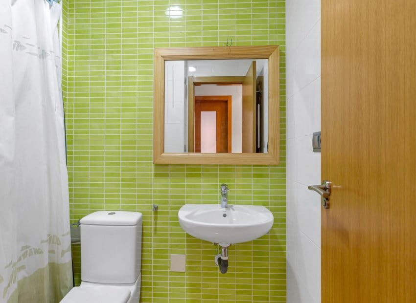 2 Zimmer Strandapartment zu verkaufen in Torrevieja mit Pool - 175.000 € (Ref: 8361203)