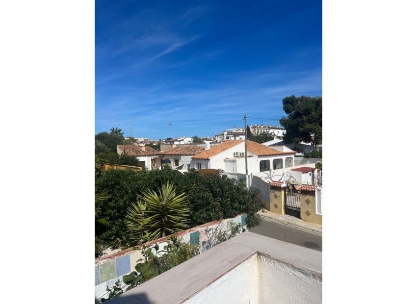 4 bedroom Villa for sale in Orihuela Costa with pool - € 359,000 (Ref: 8364661)