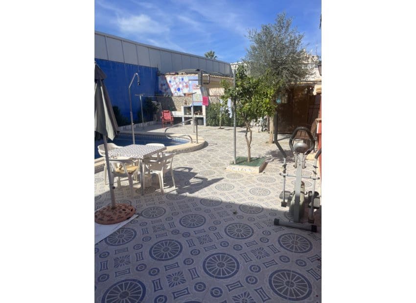 4 bedroom Villa for sale in Orihuela Costa with pool - € 359,000 (Ref: 8364661)