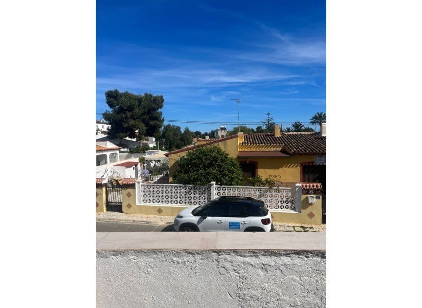 4 bedroom Villa for sale in Orihuela Costa with pool - € 359,000 (Ref: 8364661)