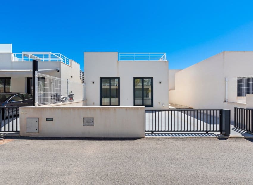 5 slaapkamer Villa te koop in San Miguel de Salinas met zwembad - € 499.990 (Ref: 8371997)