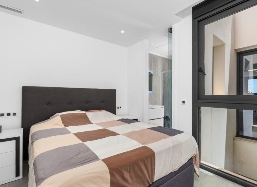 5 slaapkamer Villa te koop in San Miguel de Salinas met zwembad - € 499.990 (Ref: 8371997)