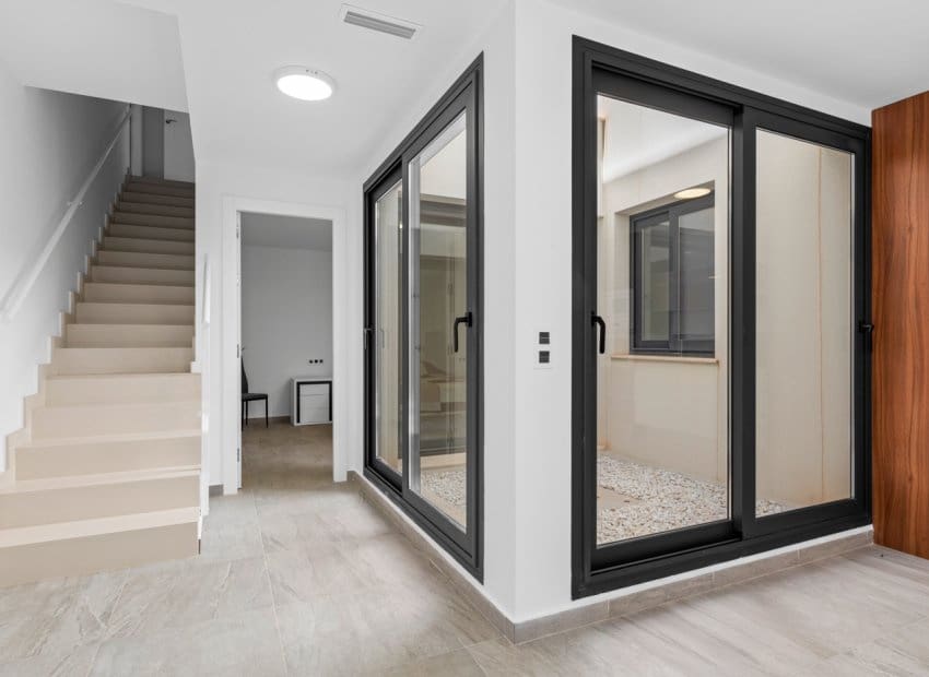 5 slaapkamer Villa te koop in San Miguel de Salinas met zwembad - € 499.990 (Ref: 8371997)