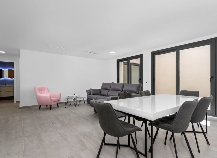 5 slaapkamer Villa te koop in San Miguel de Salinas met zwembad - € 499.990 (Ref: 8371997)