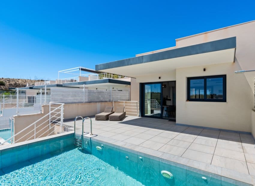 5 slaapkamer Villa te koop in San Miguel de Salinas met zwembad - € 499.990 (Ref: 8371997)