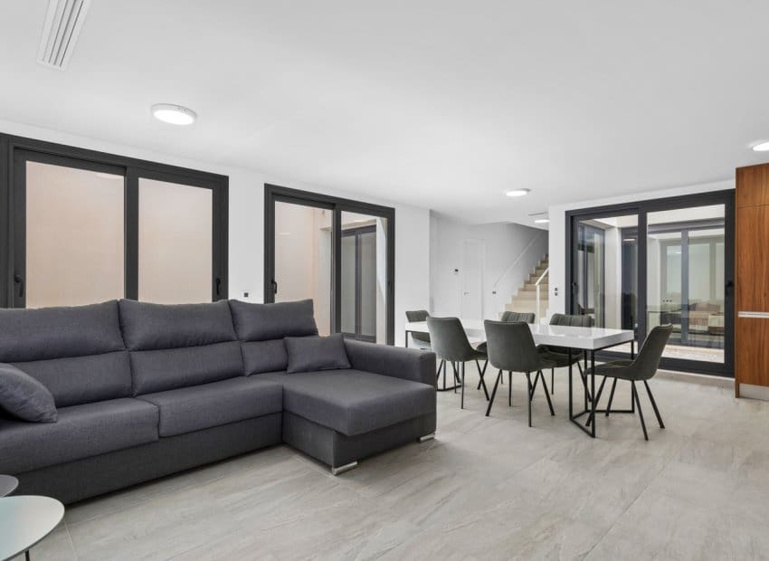 5 slaapkamer Villa te koop in San Miguel de Salinas met zwembad - € 499.990 (Ref: 8371997)