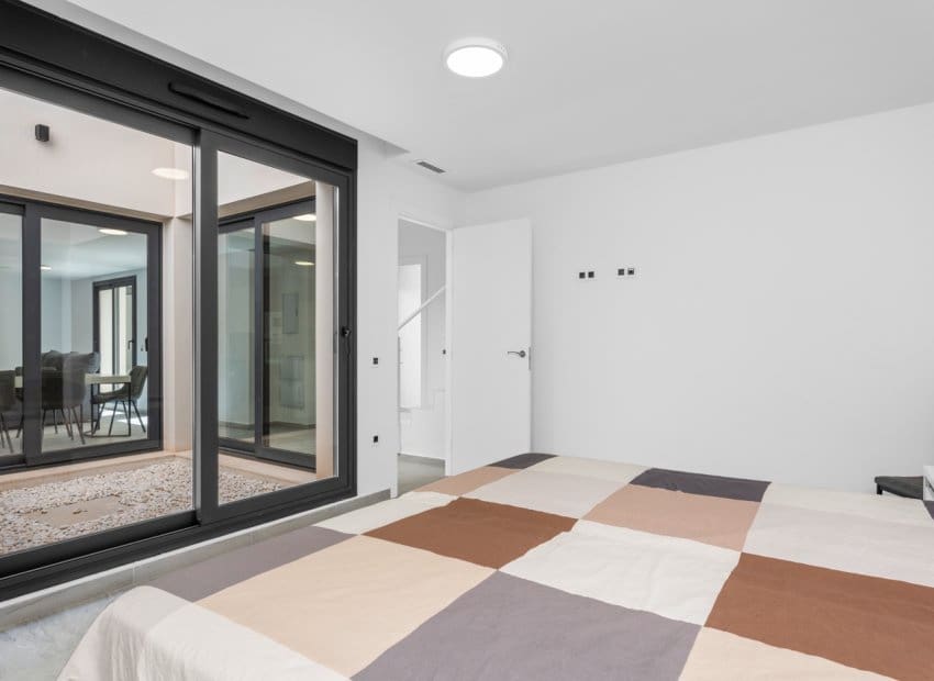 5 slaapkamer Villa te koop in San Miguel de Salinas met zwembad - € 499.990 (Ref: 8371997)