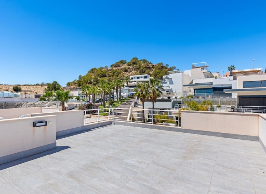 5 slaapkamer Villa te koop in San Miguel de Salinas met zwembad - € 499.990 (Ref: 8371997)