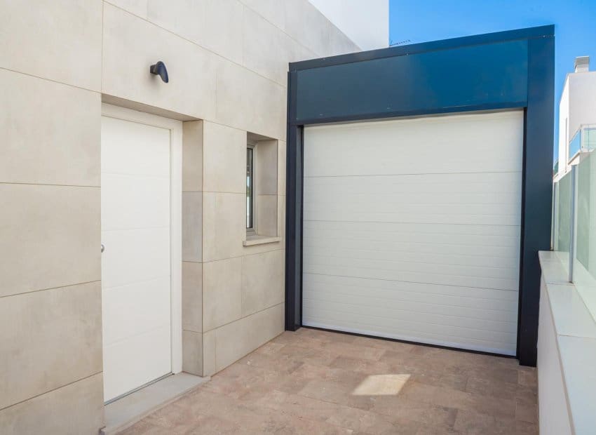 3 Zimmer Villa zu verkaufen in Los Alcazares mit Pool - 445.000 € (Ref: 8379284)