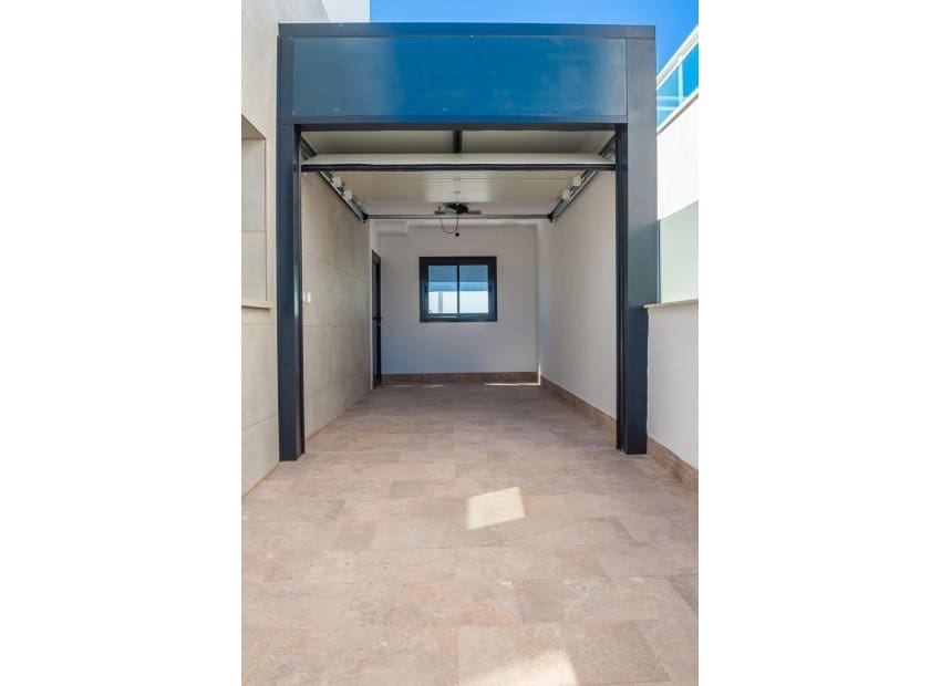 3 Zimmer Villa zu verkaufen in Los Alcazares mit Pool - 445.000 € (Ref: 8379284)